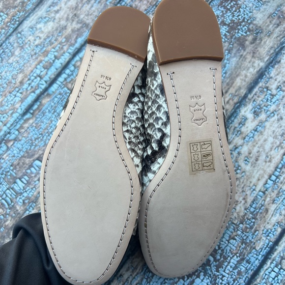 Brand New RARE Tory Burch Minnie Flat - Picture 2 of 3